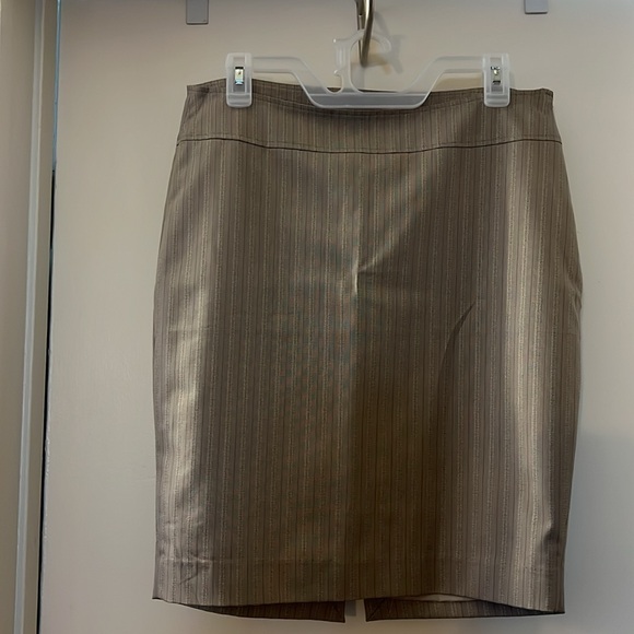 Excellent condition skirt suit set! - Picture 4 of 6